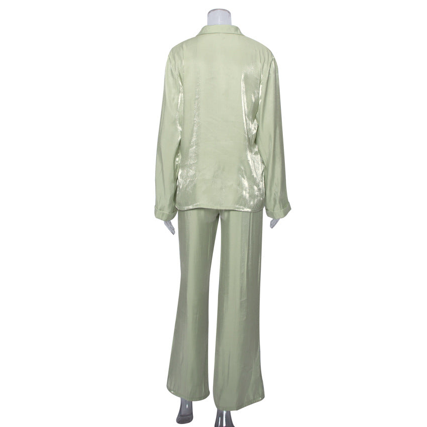 Elegant Woman In Green Retro Two-Piece Women's Suit