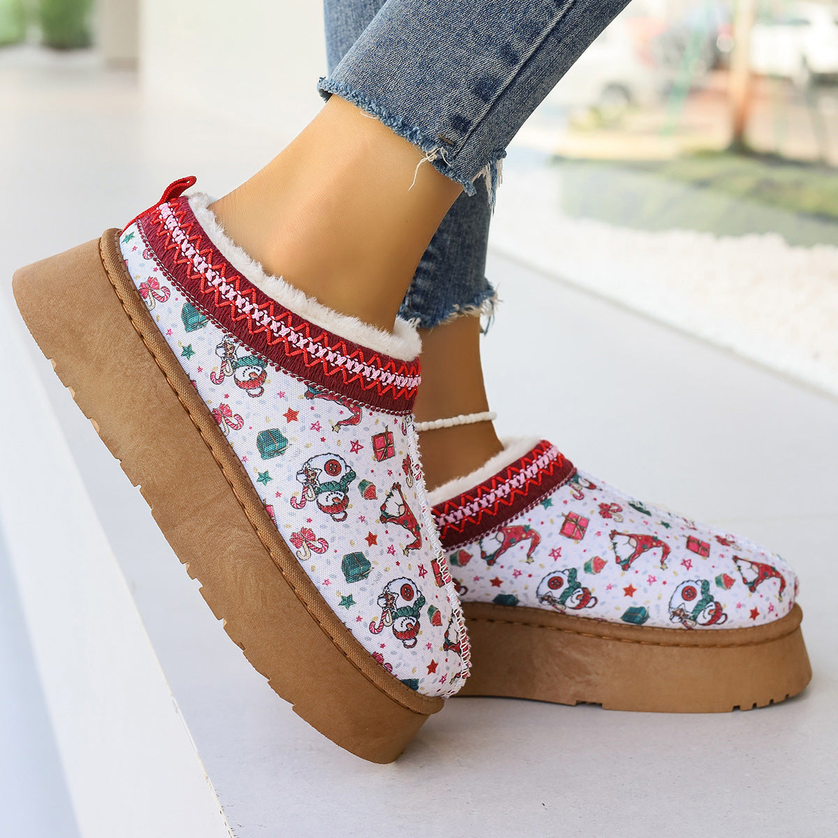 Botas de tobillo con estampado navideño de dibujos animados para mujer, zapatos informales con forro de felpa para el hogar, botas cortas cómodas de invierno