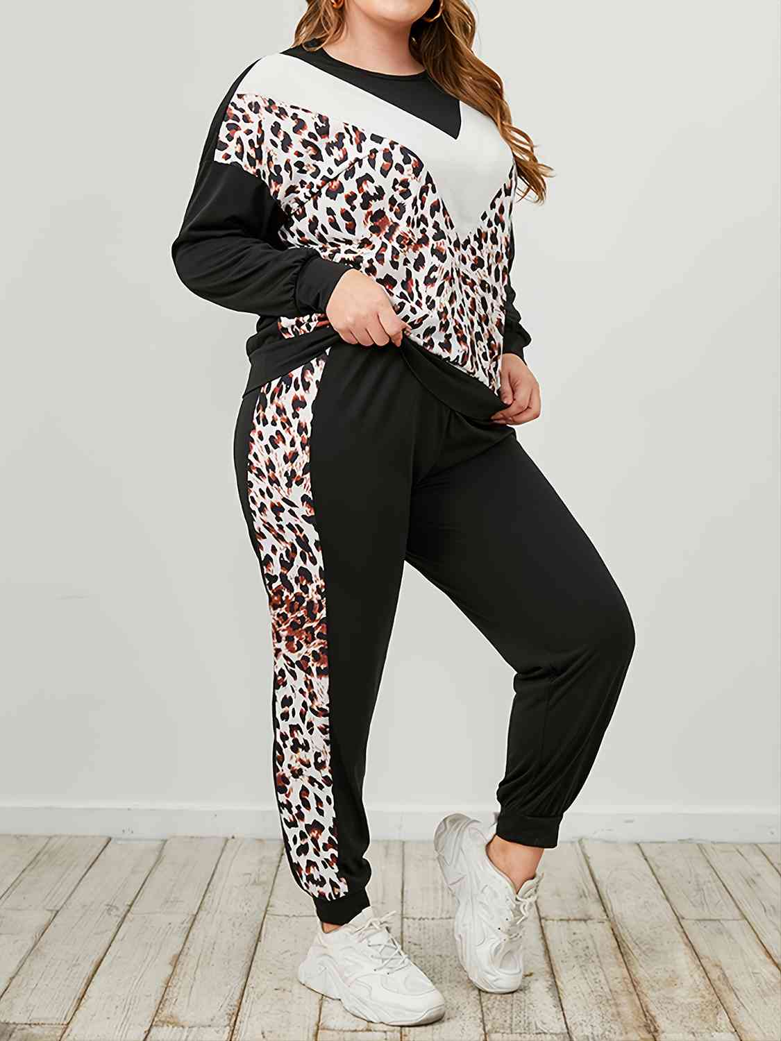 Conjunto de sudadera y pantalón deportivo de leopardo talla grande