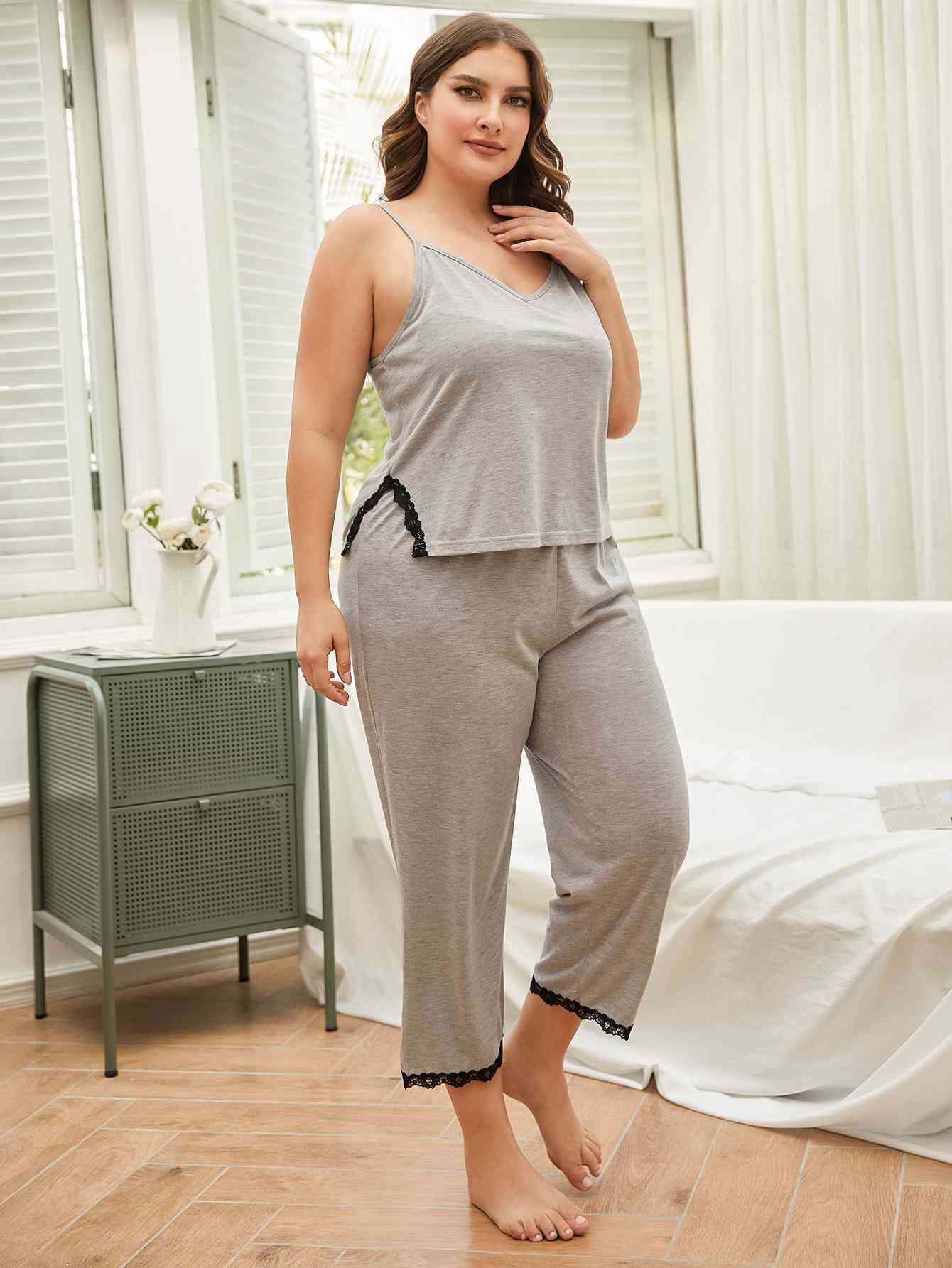 Conjunto de pijama con pantalones y camisola con abertura y ribete de encaje de talla grande