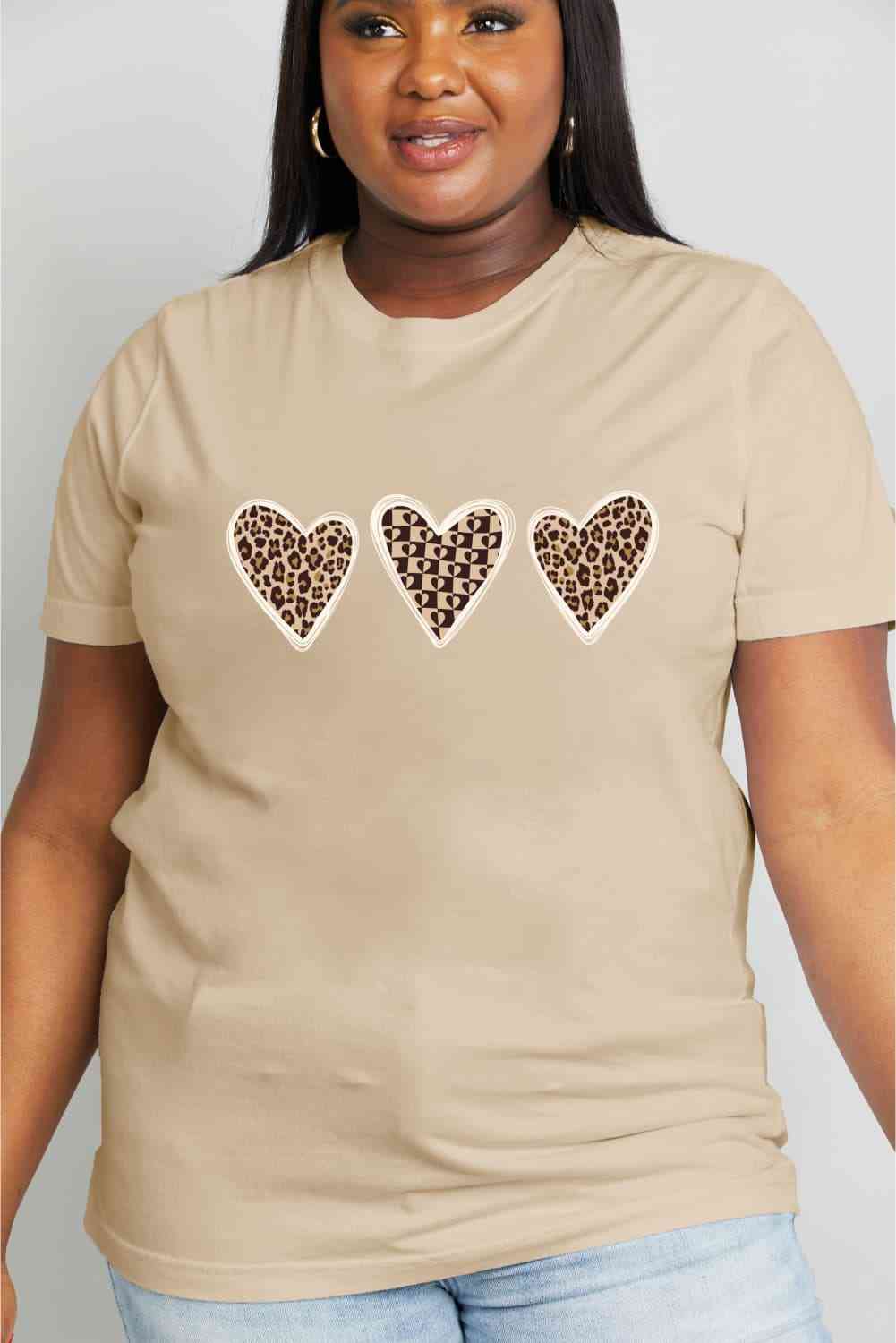 Simply Love Camiseta de algodón con gráfico de corazón de tamaño completo de Simply Love