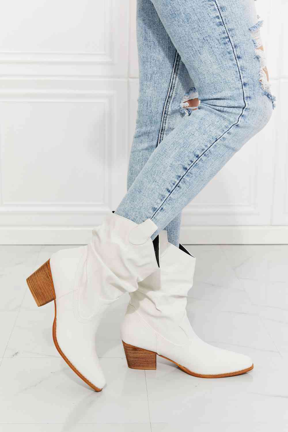 MMShoes Better in Texas Scrunch Botas Vaqueras en Blanco