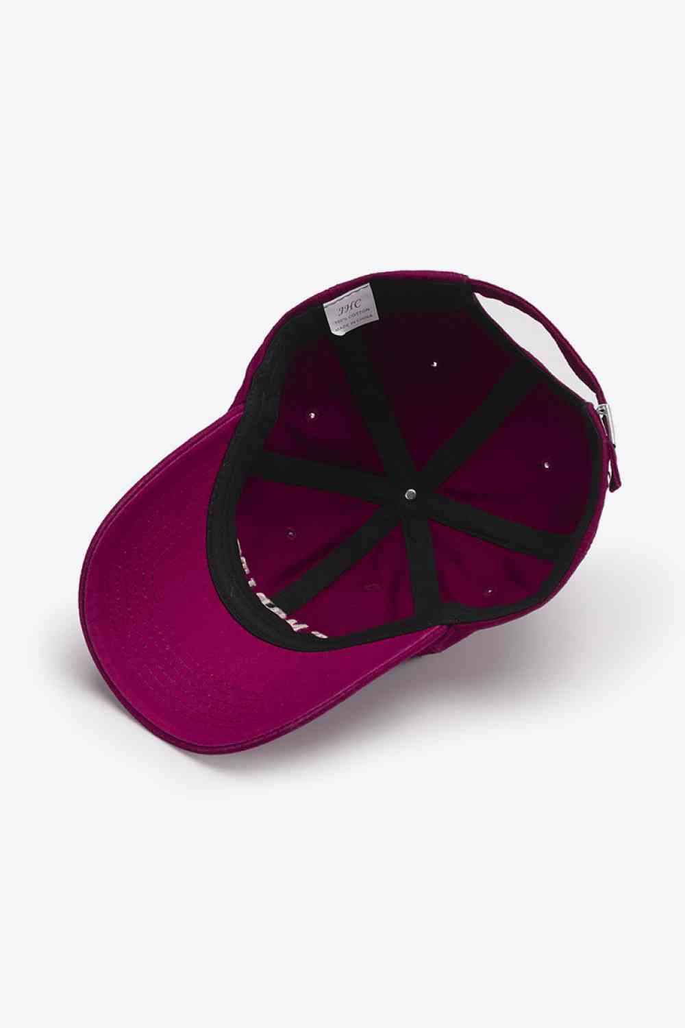 Gorra de béisbol con gráfico bordado