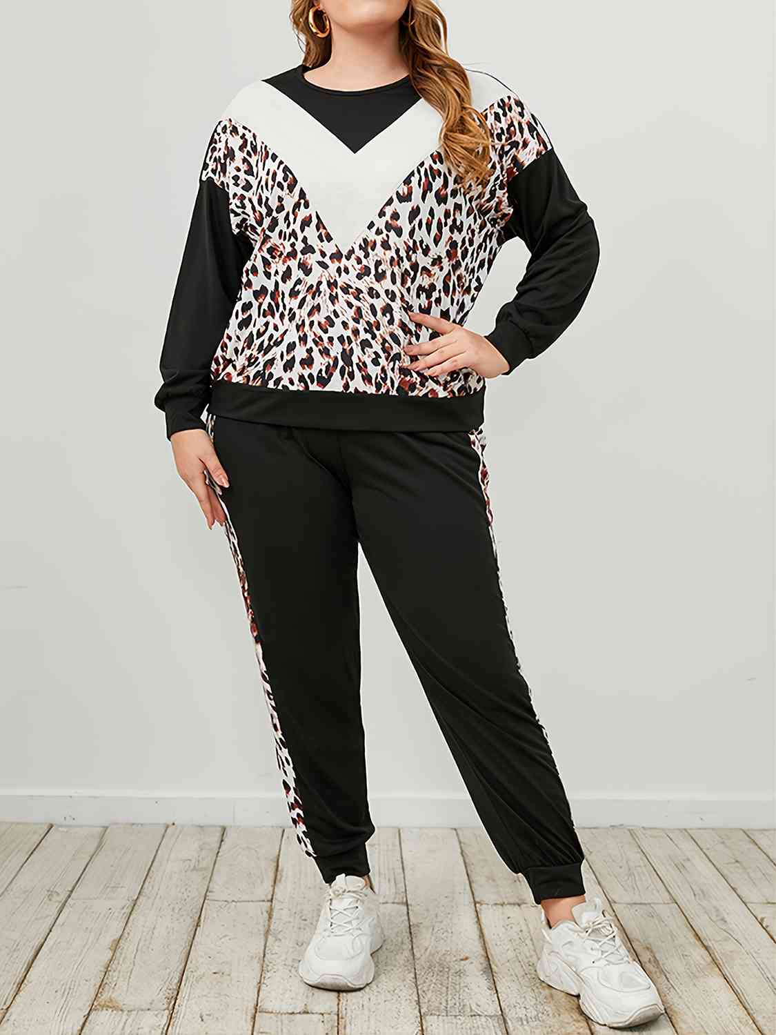 Conjunto de sudadera y pantalón deportivo de leopardo talla grande